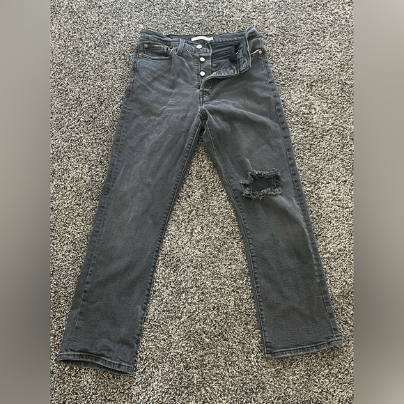 Levi’s women’s Black Distressed Jeans size 29 - Picture 1 of 7
